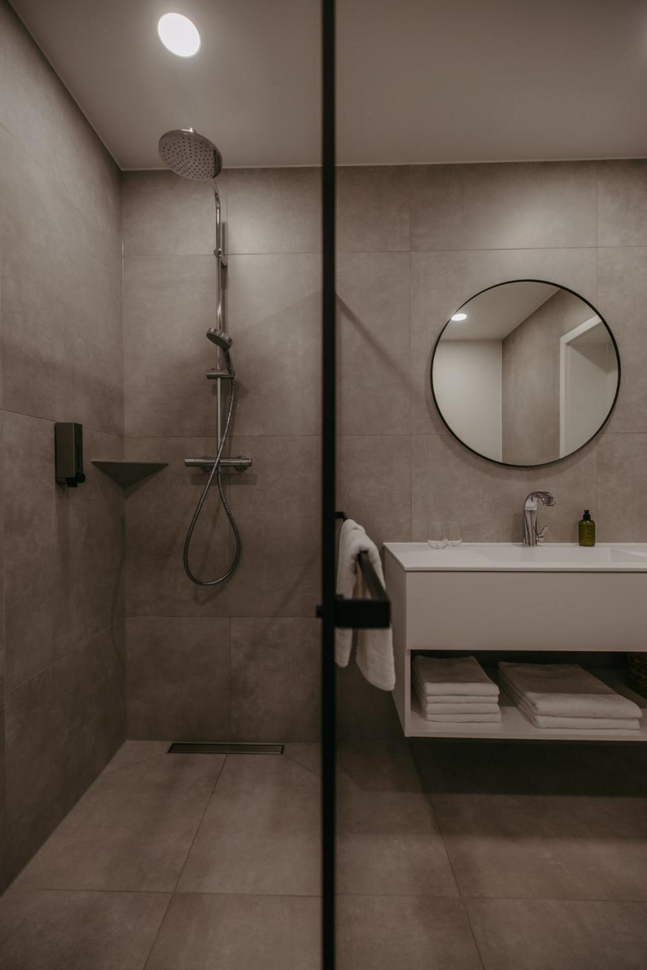 Studio 777 Apartments إلميتز الغرفة الصورة